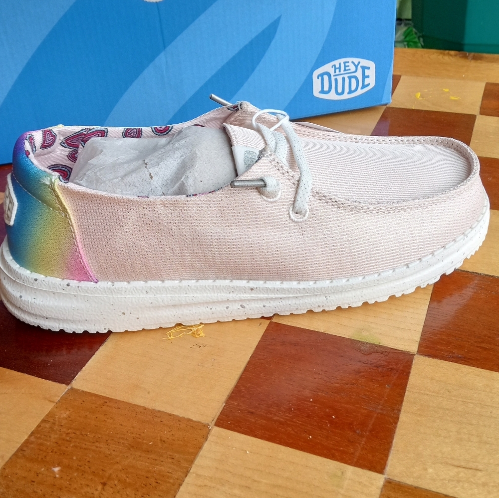 Hey Dude Dudes Shoes-Wendy Youth size Y2-NEW!